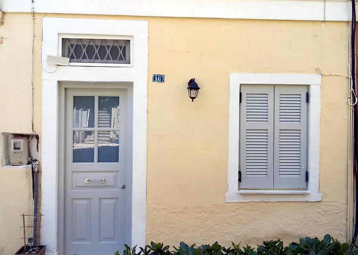 Downtown Mavili\'S Studio